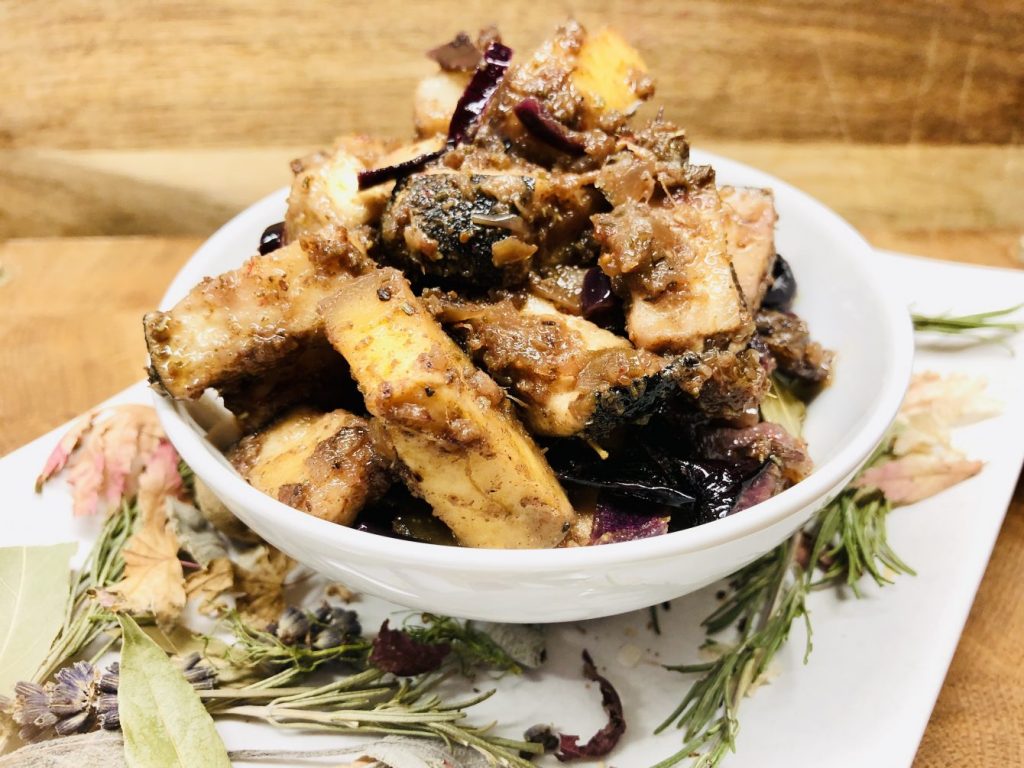 Orientalischer Steckrüben Auflauf mit Datteln