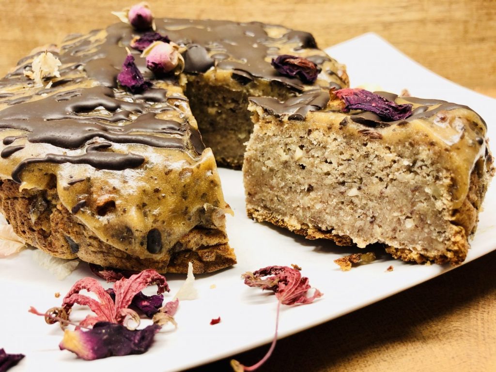 Bananen Dattel Kuchen mit Salted Caramel Creme und Tonkabohnen Schokolade