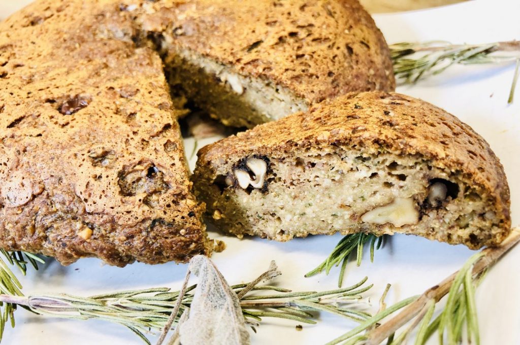 Bärlauch Brot mit Walnüssen
