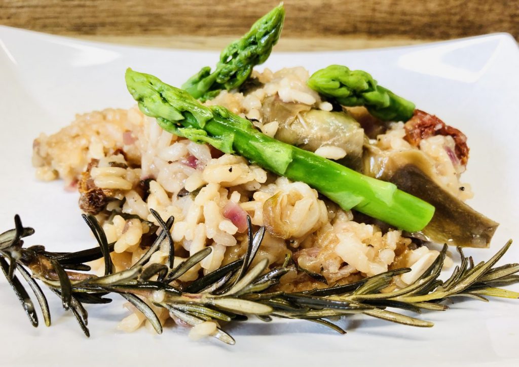 Spargel Risotto mit Artischoken und Tomaten