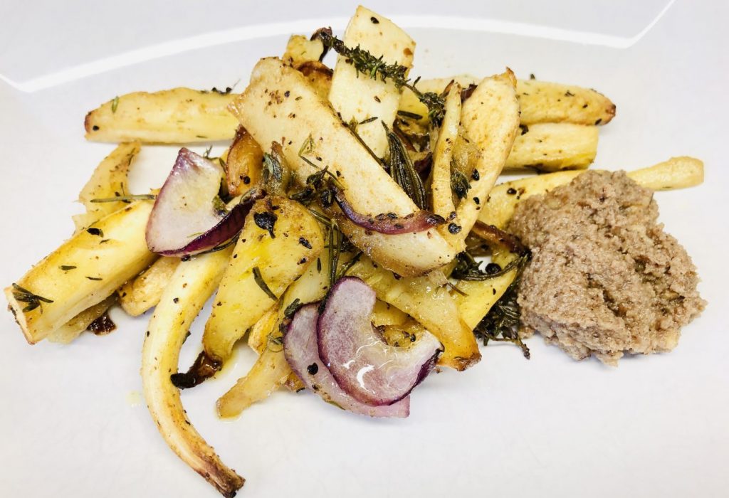 Geröstete Pastinaken mit Walnuss Aioli