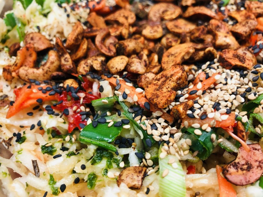 Mango Gurkensalat mit Chili und Devilled Cashews