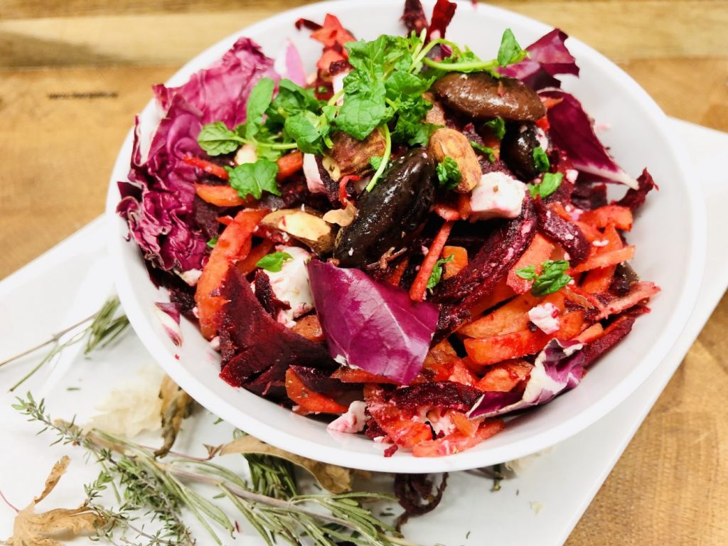 Rote Bete Salat mit roten Bohnen