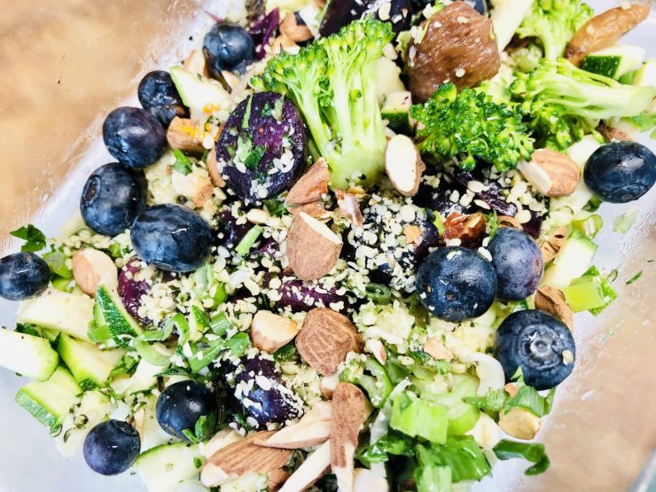 Superfood Salat mit Brokkoli