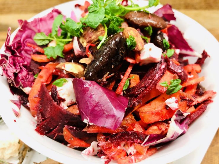 Rote Bete Salat mit roten Bohnen