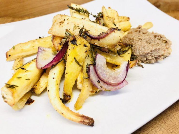 Geröstete Pastinaken mit Walnuss Aioli