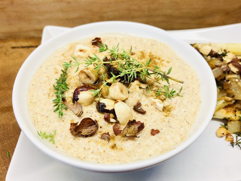 Haselnuss Hummus mit Thymian