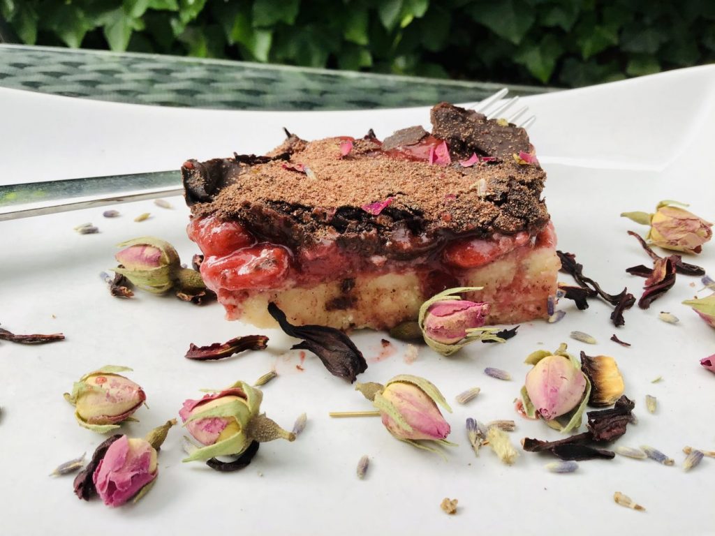 Erdbeer Kokos-Karamell Schoko Kuchen