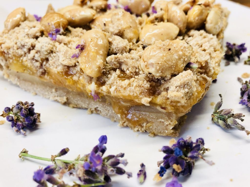 Aprikosen Streuselkuchen mit Mandel Karamell