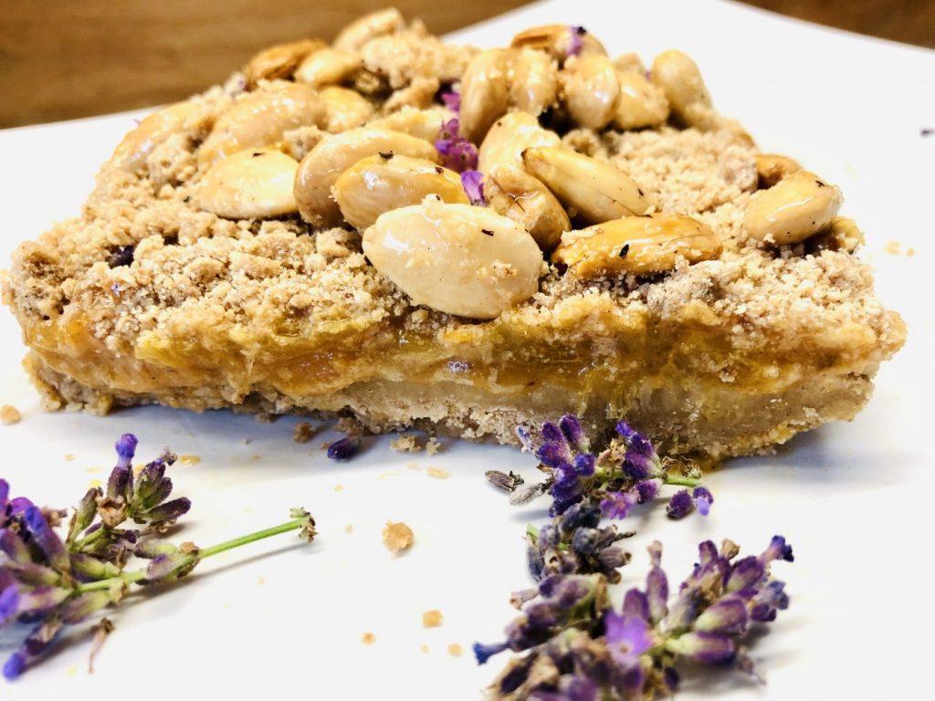 No-Bake Aprikosen Karamell Streuselkuchen