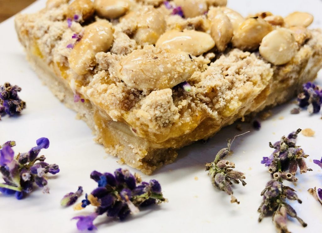 Aprikosen Streuselkuchen mit Mandel Karamell