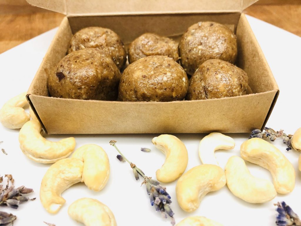 Cashew Cookie Dough Bällchen