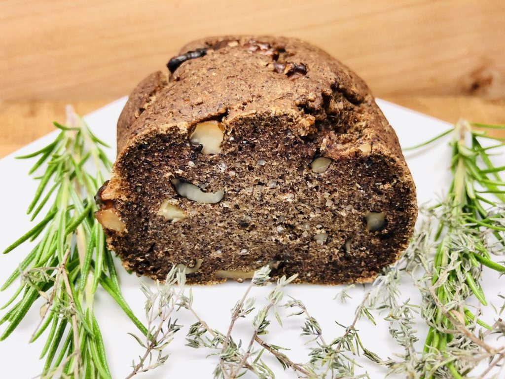Buchweizen Quinoa Brot mit Walnüssen