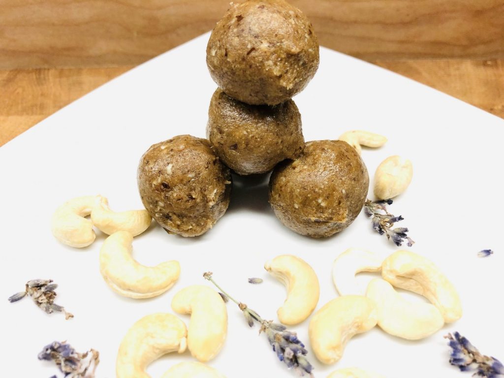 Cashew Cookie Dough Bällchen