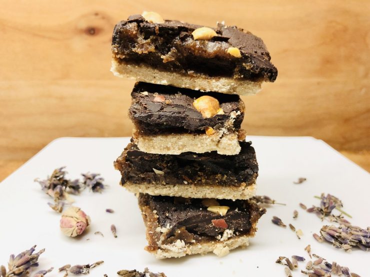 Erdnuss Dattel Karamell Shortbread