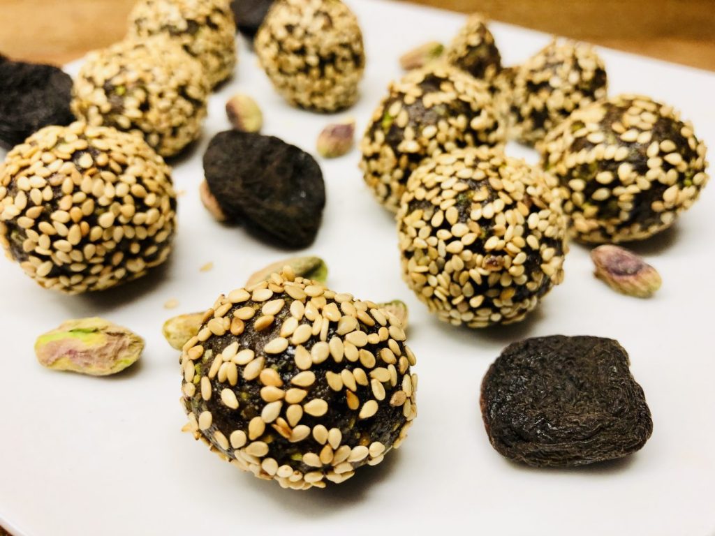 Persische Pistazien Mandel Aprikosen Energiebällchen