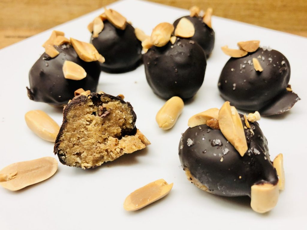 Salted Peanut Butter Energiebällchen
