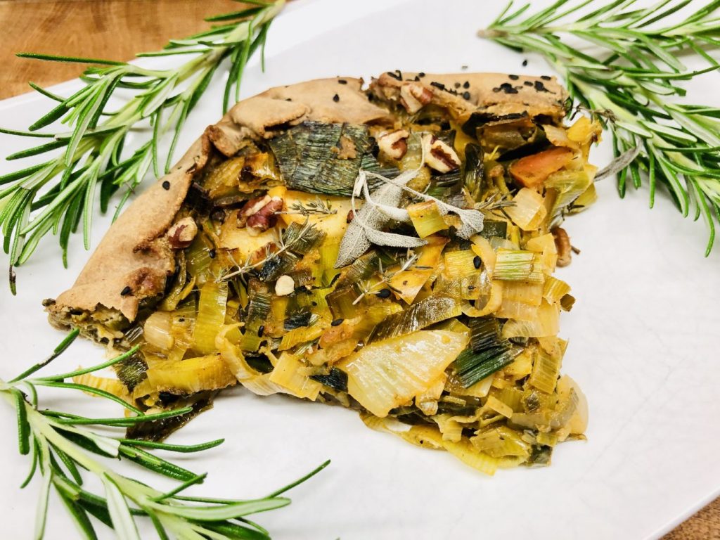 Apfel Lauch Galette mit Mandel-Zwiebel-Creme