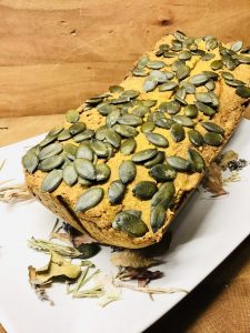 Haferflocken Kürbis Brot mit Tahini