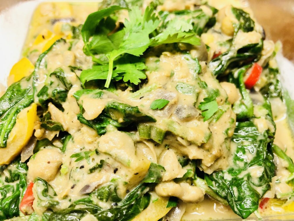 Kichererbsen Pfanne mit Spinat und Chili