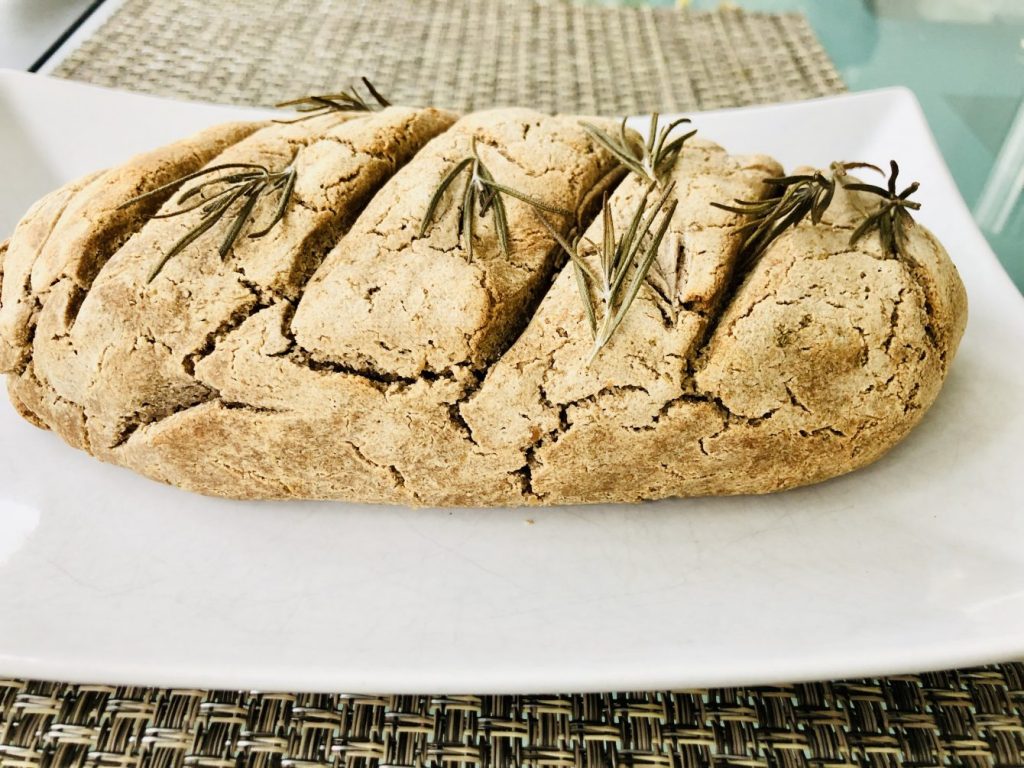 Buchweizen Kastanien Brot mit Rosmarin