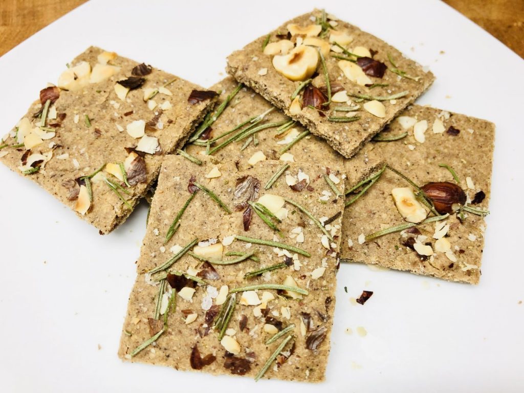 Kastanien Cracker mit Haselnüssen