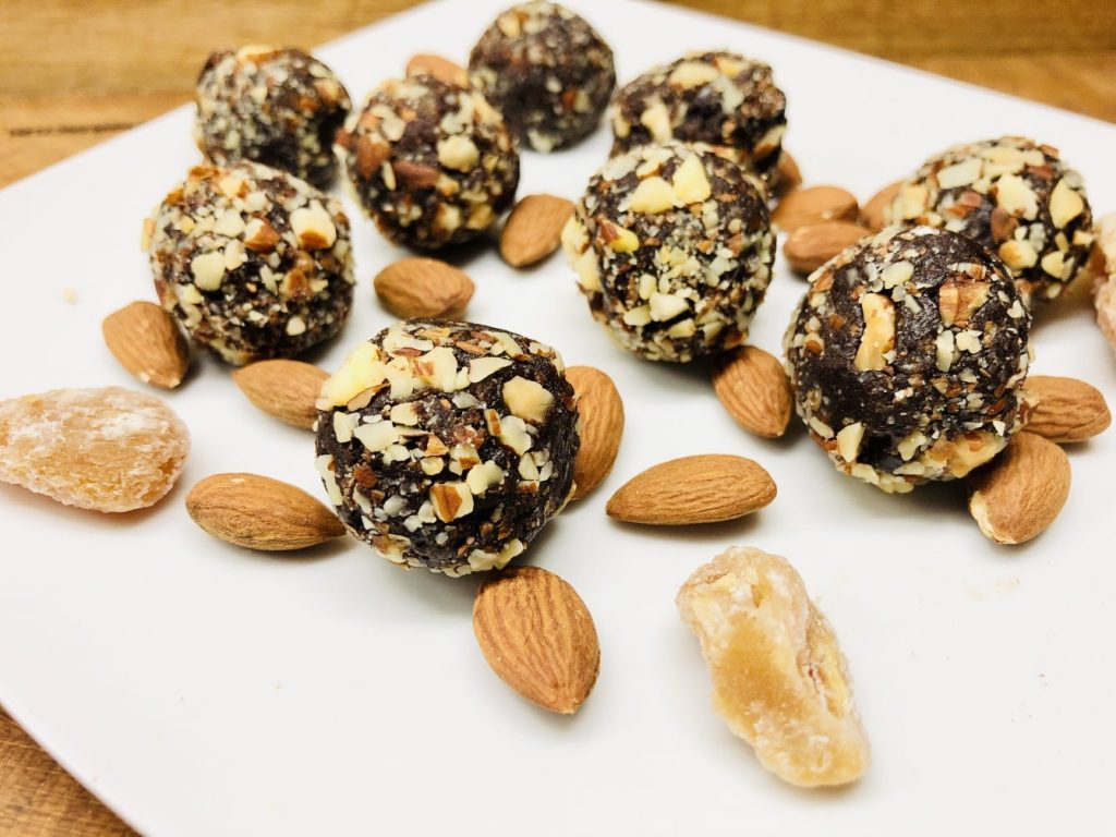 Mandel Ingwer Energiebällchen