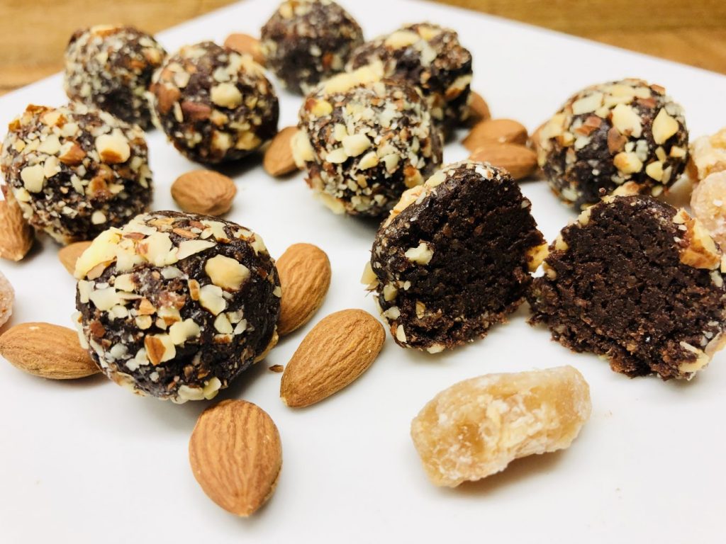 Mandel Ingwer Energiebällchen