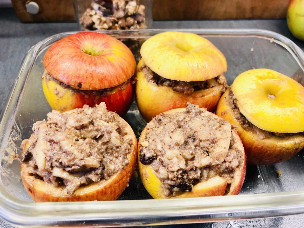 Bratäpfel mit Walnuss Karamell Marzipan 