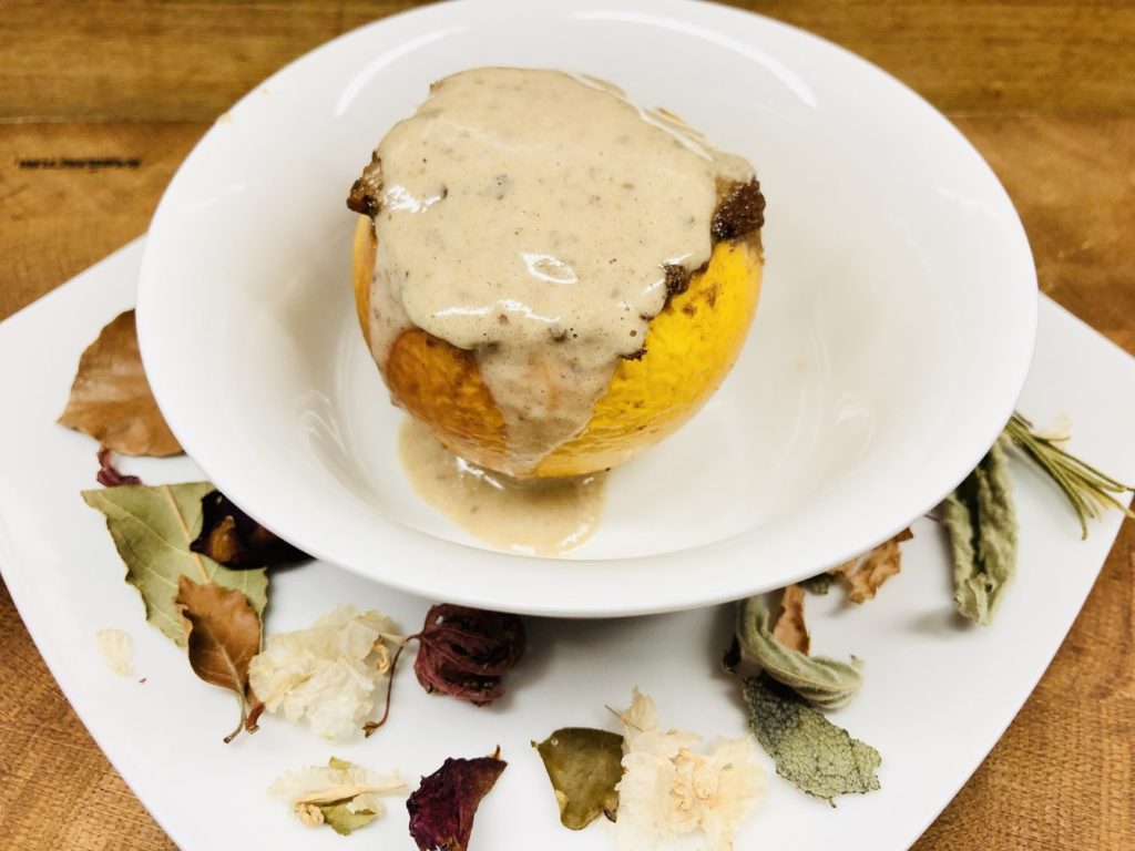 Bratäpfel mit Walnuss Karamell und Mandel Vanille Sauce