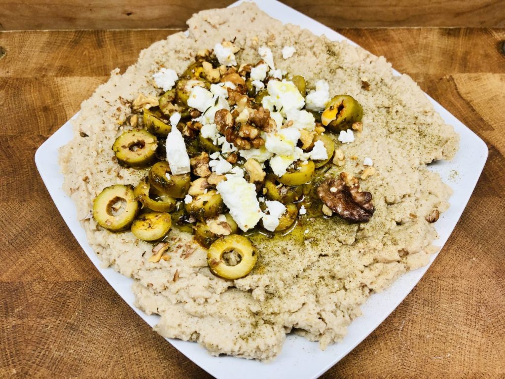 Griechische Kartoffel-Knoblauch-Creme mit Walnüssen