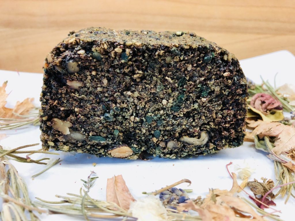 Quinoa Brot mit Avocado