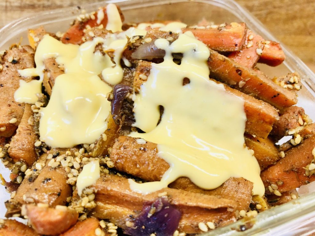 Karotten mit Sesam und Blutorangen Safran Aioli