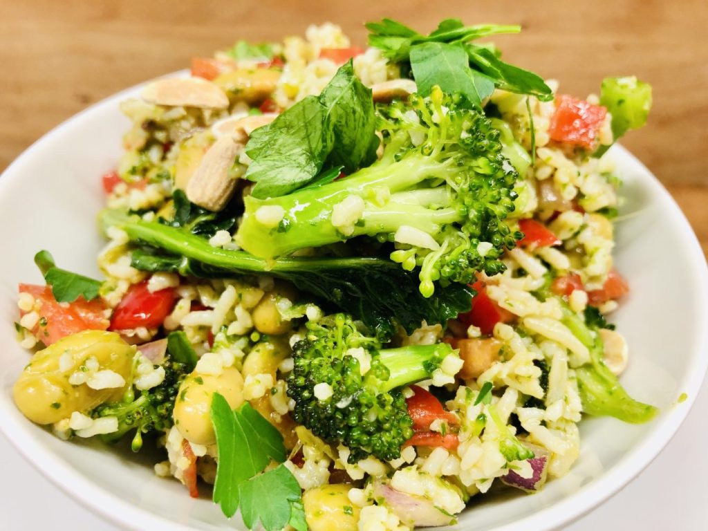 Reissalat mit Brokkoli und Soja Ingwer Sauce