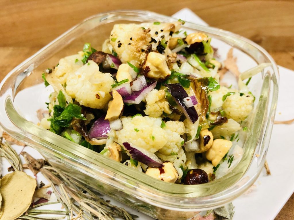 Gerösteter Blumenkohl mit Haselnüssen
