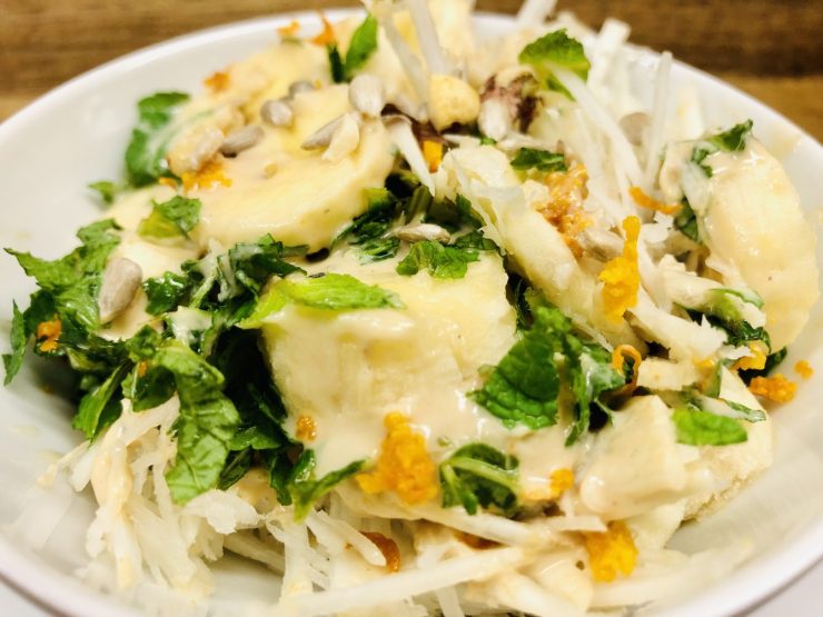 Sellerie Bananen Salat mit Mandeln