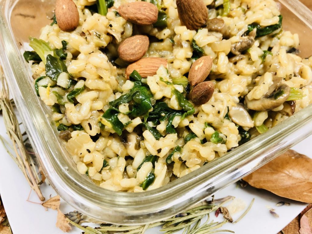 Risotto mit Spinat, Pilzen und Mandeln