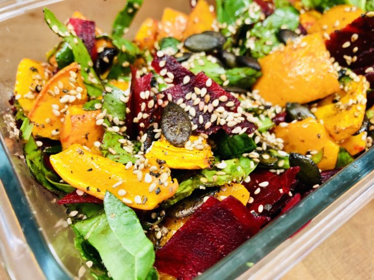 Kürbis Salat mit rote Bete und Spinat