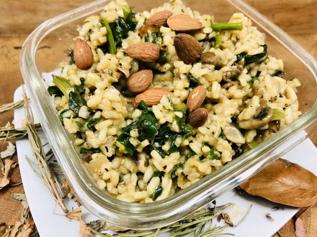 Risotto mit Spinat, Pilzen und Mandeln