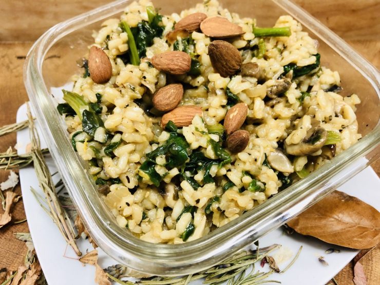 Risotto mit Spinat, Pilzen und Mandeln