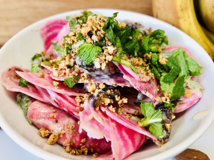 Ringelbete Salat mit Bananen Cashew Creme