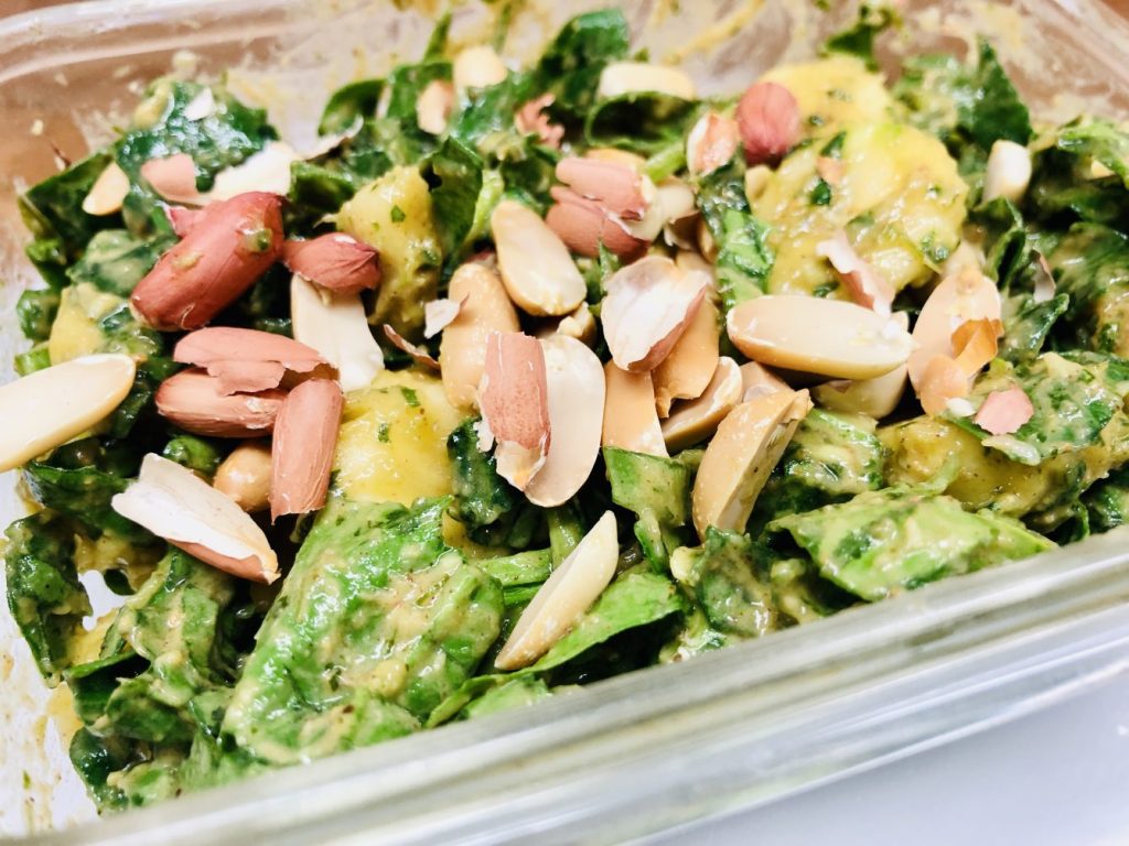 Bananen Salat mit Erdnüssen