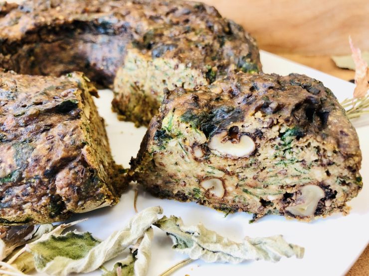 Buchweizen Bärlauch Brot mit Walnüssen und Avocado