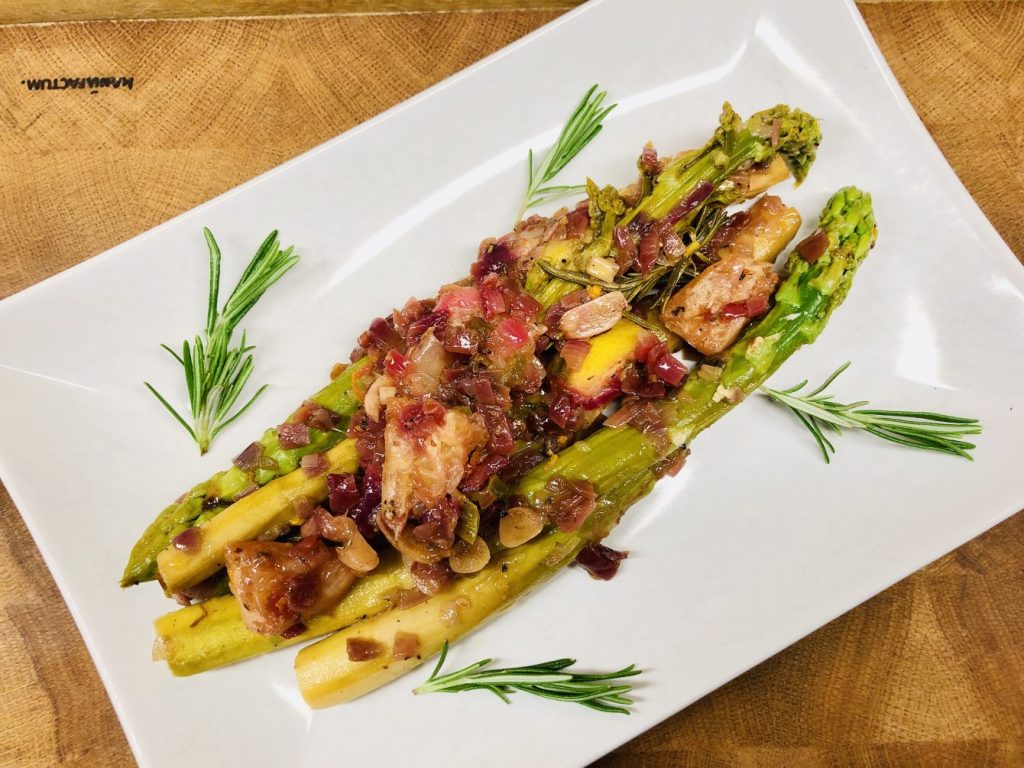 Gerösteter Zitronen Knoblauch Spargel