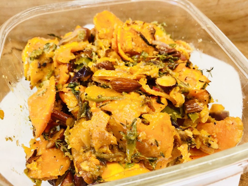 Geröstete Süßkartoffeln mit Knoblauch und Thymian