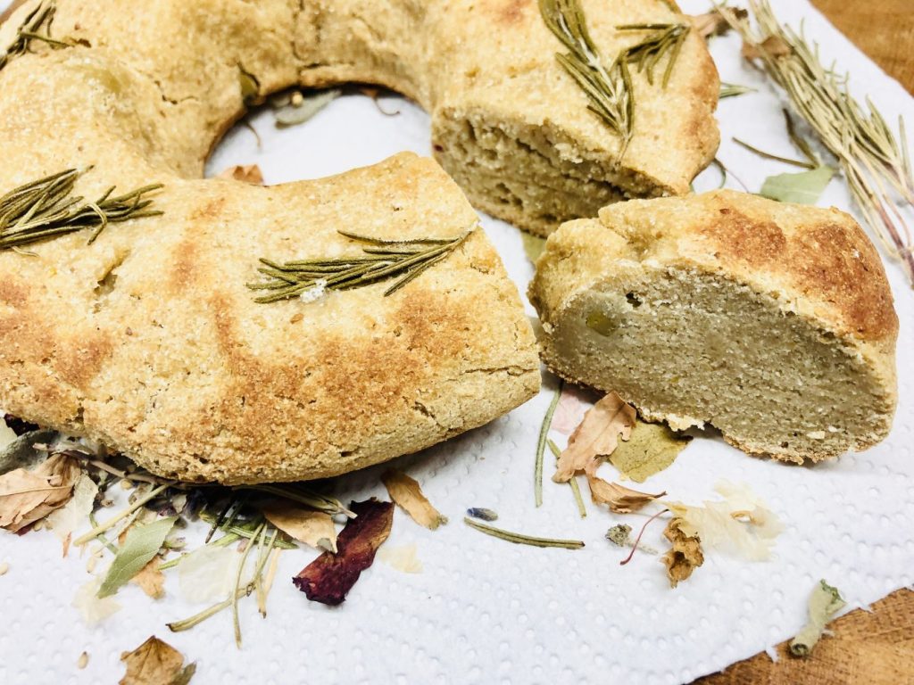 Oliven Brot aus weißen Bohnen