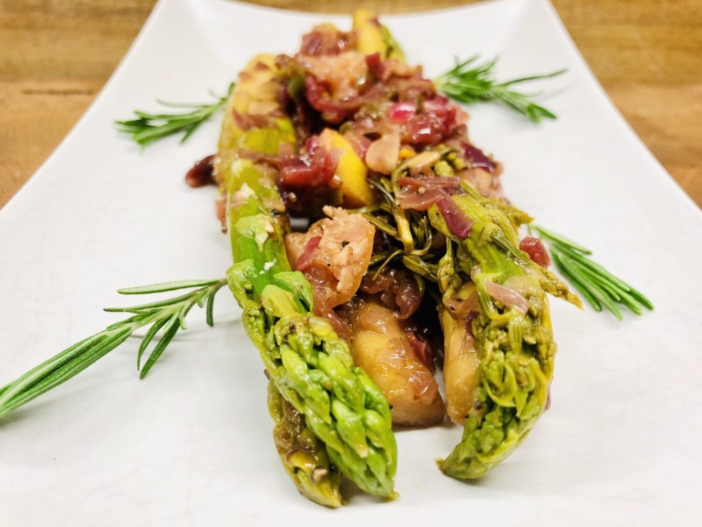 Gerösteter Zitronen Knoblauch Spargel