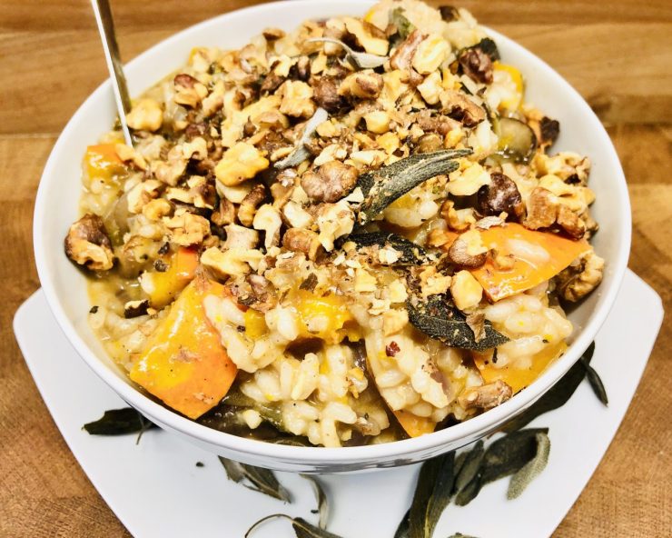 Kürbis Risotto mit Champignons und Walnüssen