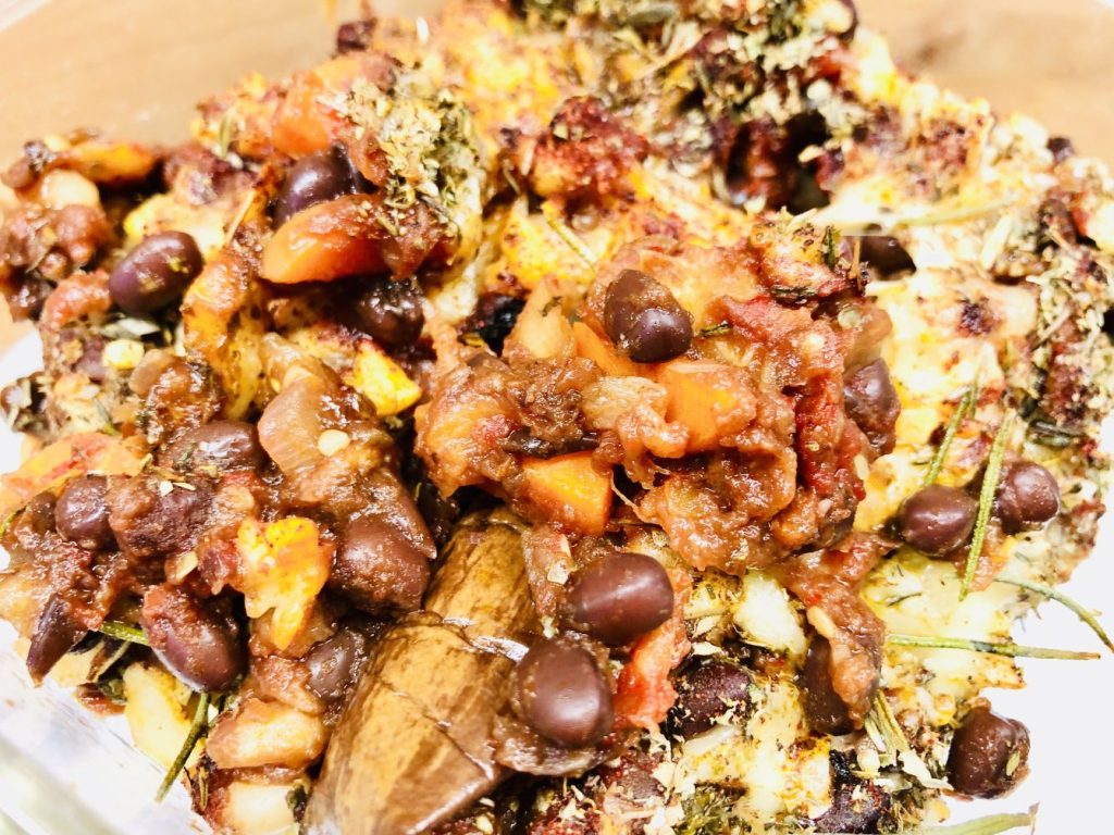 Gefüllte Auberginen mit Paprika und Bohnen