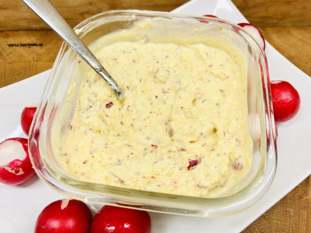 Radieschen Frischkäse Dip mit bretonischem Curry